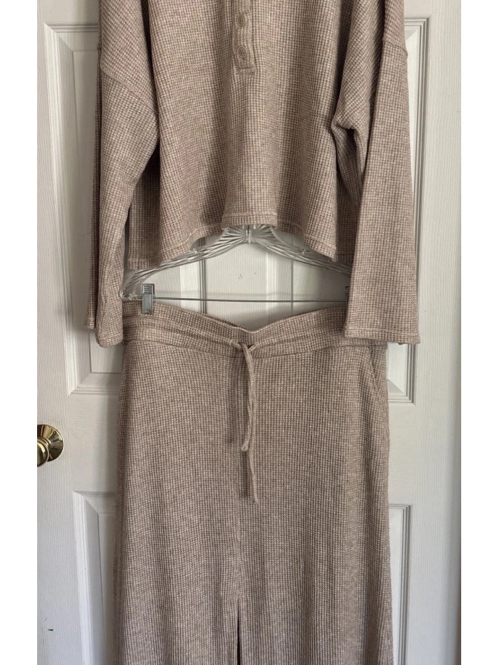 Express Womens Long Sleeve Top/Full Length Front Slit Skirt Size XL Tan Glitter